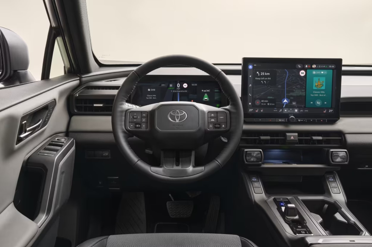 Toyota RAV4 VI (XA60), Москва, Санкт-Петербург, от 4140000 рублей, вид 3
