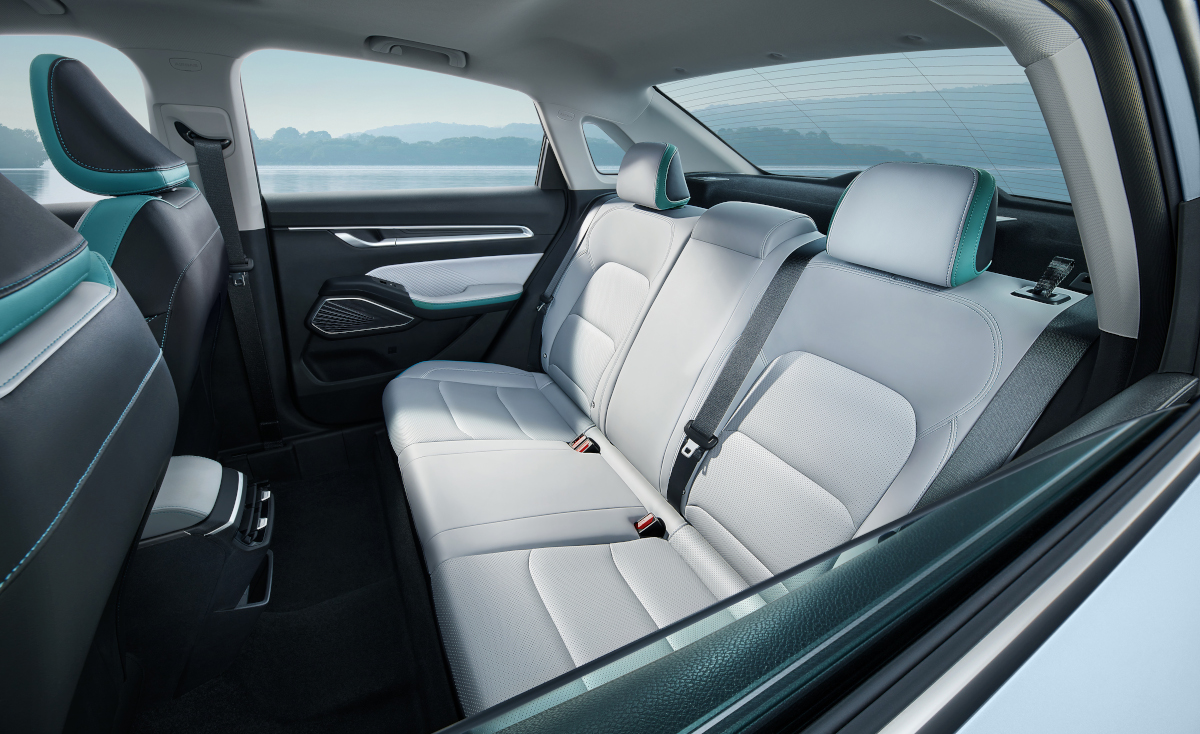 Geely Emgrand I, Москва, Воронеж, Брянск, от 1317990 рублей, вид 5