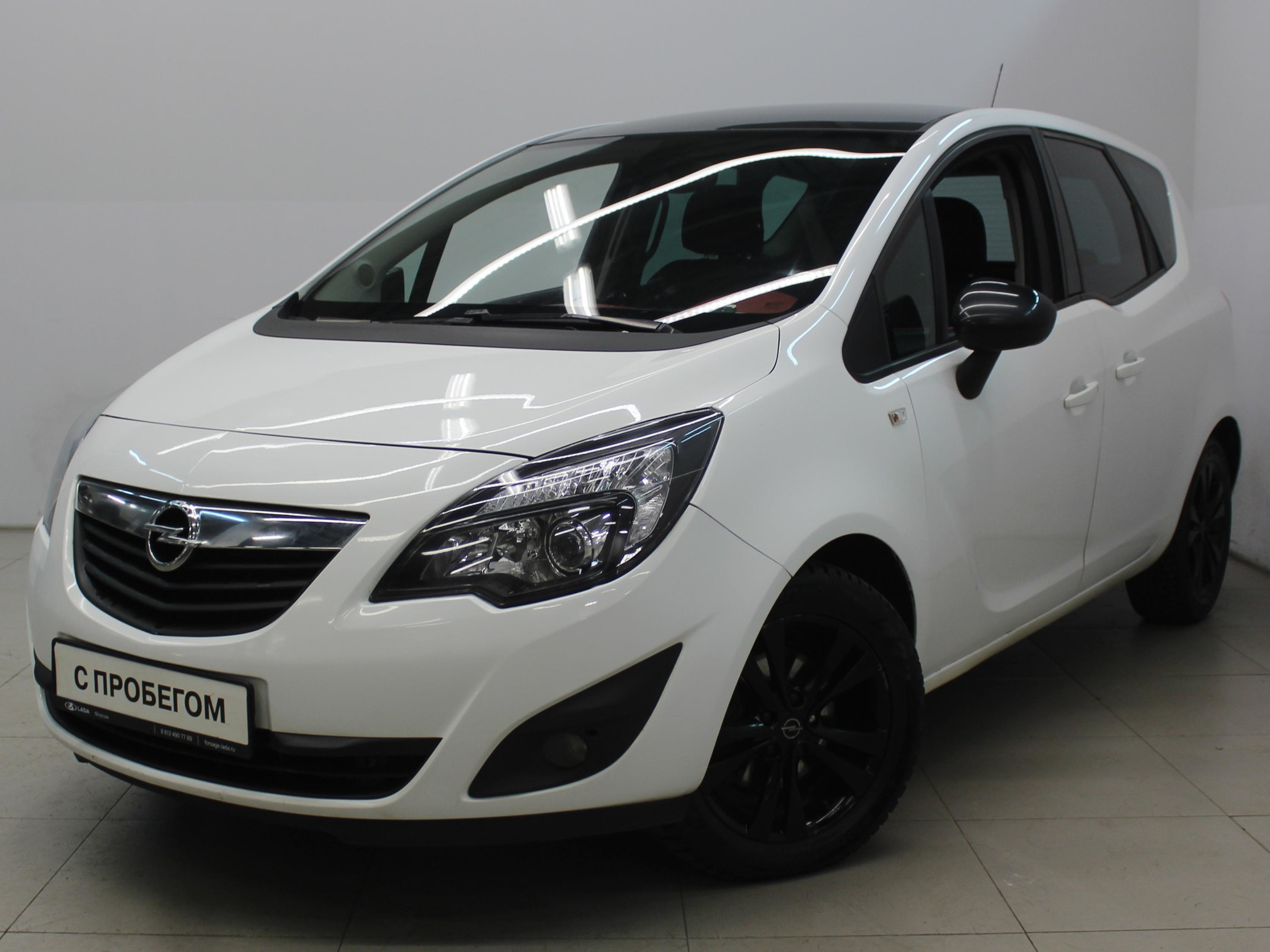 Opel Meriva белая