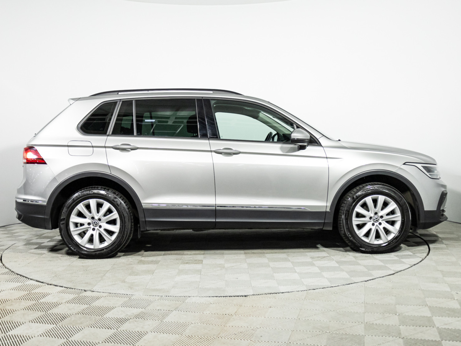 Volkswagen Tiguan 2021 — миниатюра 4