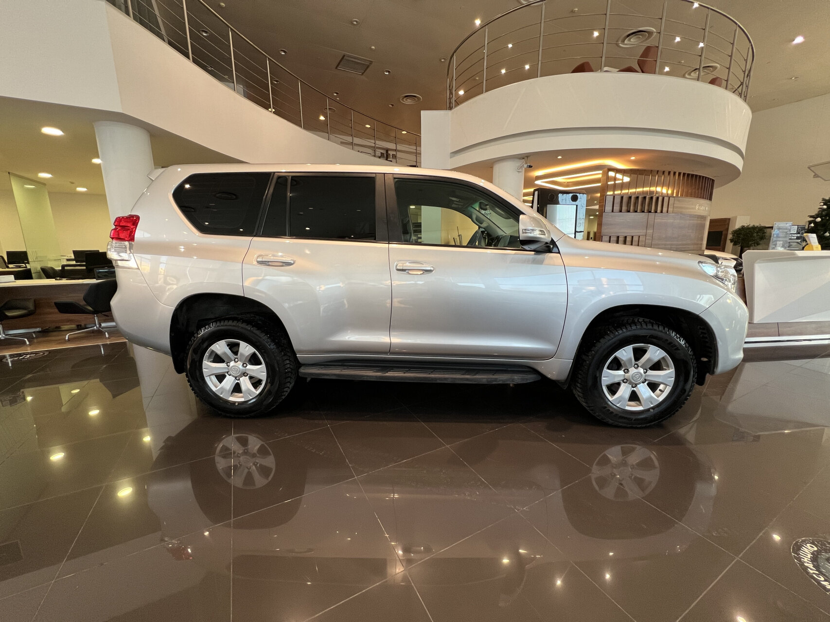 Toyota Land Cruiser Prado 2011 — миниатюра 4