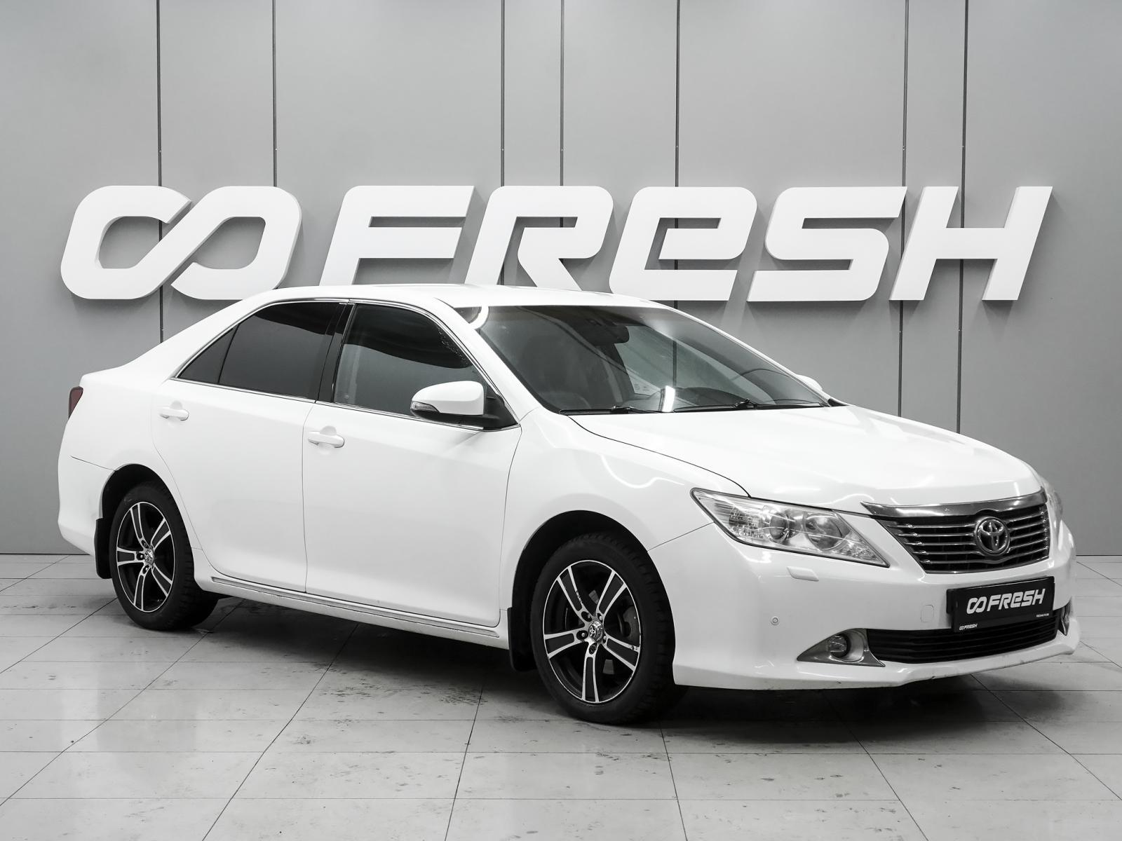 Toyota Camry 2012 — фото 1