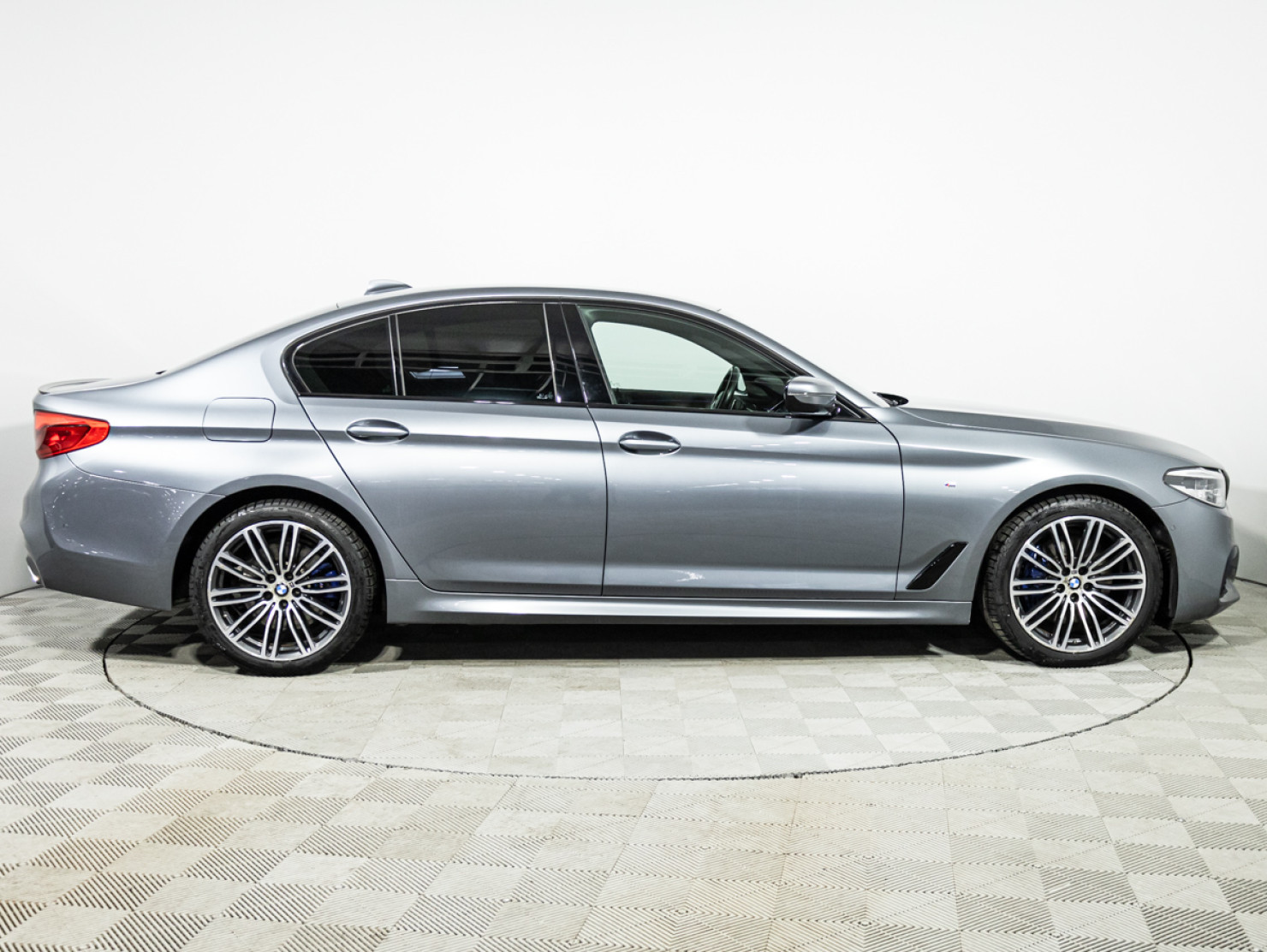 BMW 5 серия 2019 — миниатюра 4