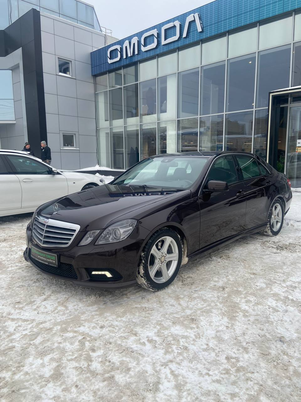 Mercedes-Benz E-Класс 2011 — фото 1