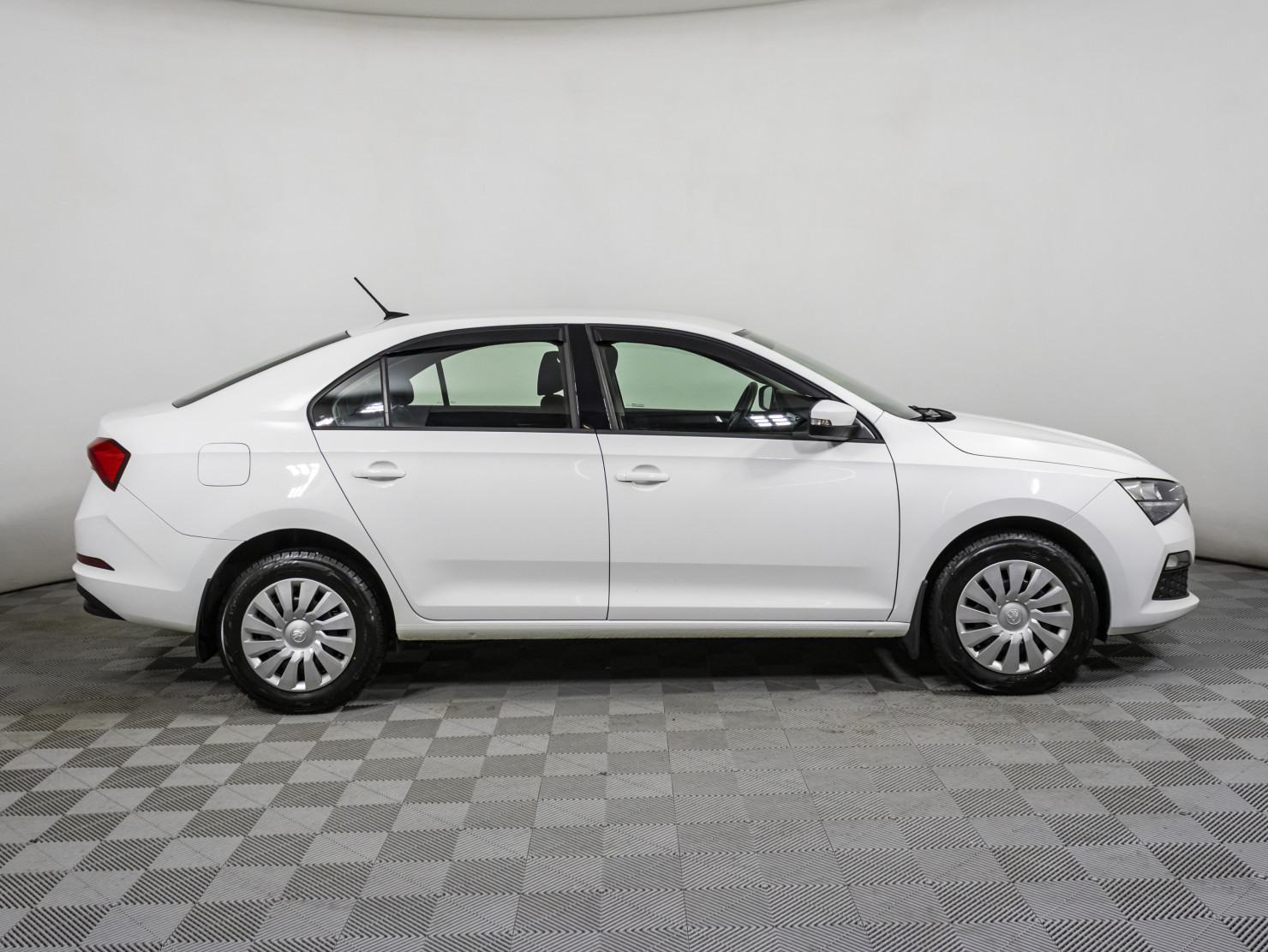 Skoda Rapid 2022 — миниатюра 4