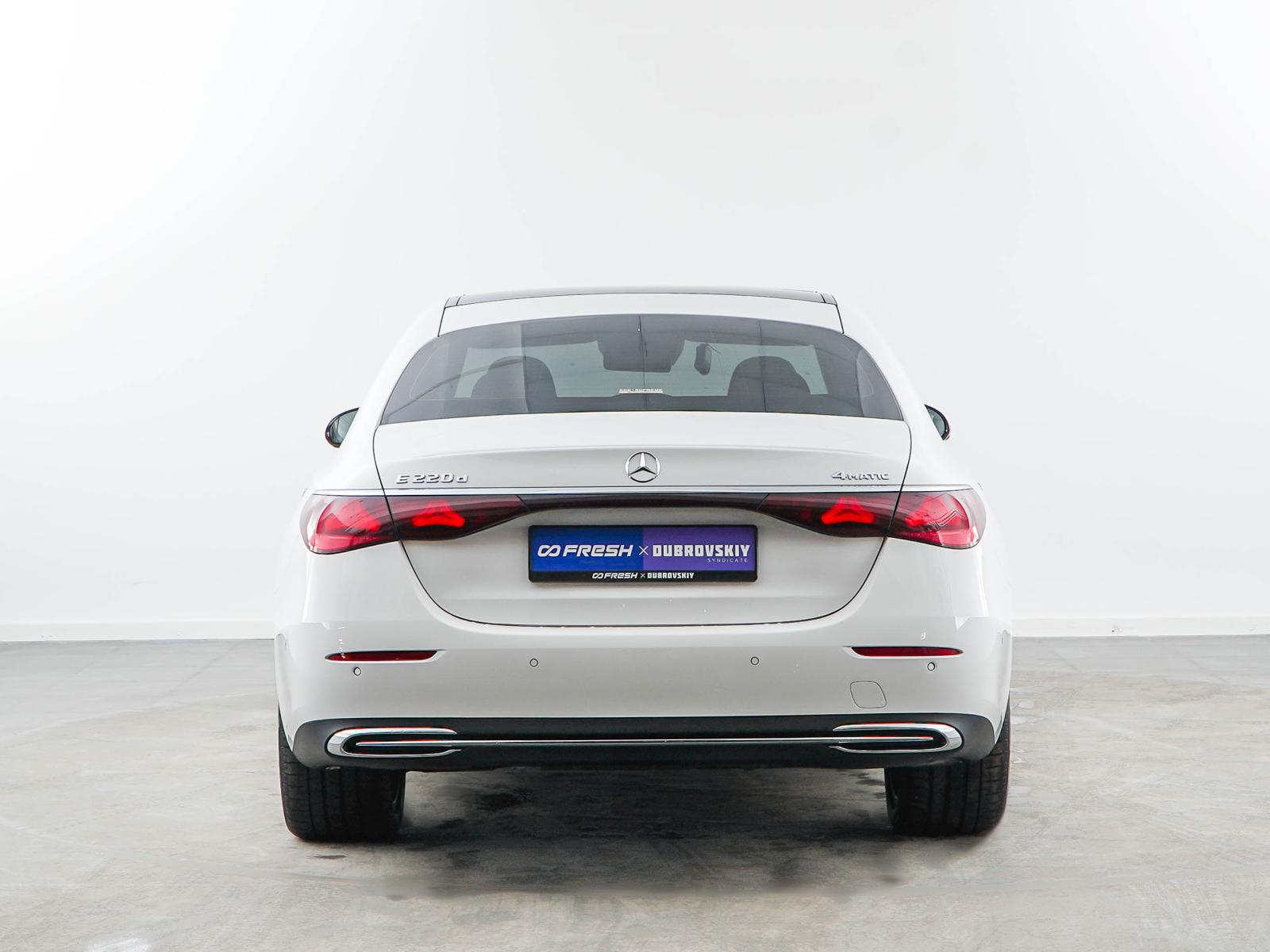 Mercedes-Benz E-Класс 2024 — миниатюра 3