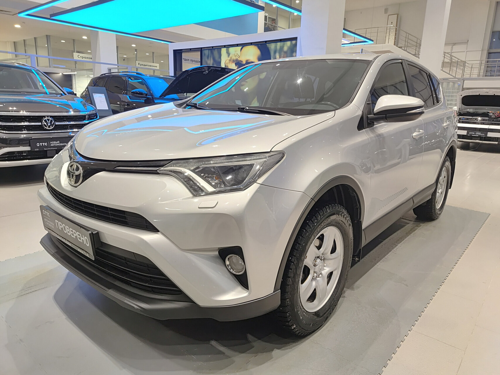 Toyota RAV4 2018 — фото 1