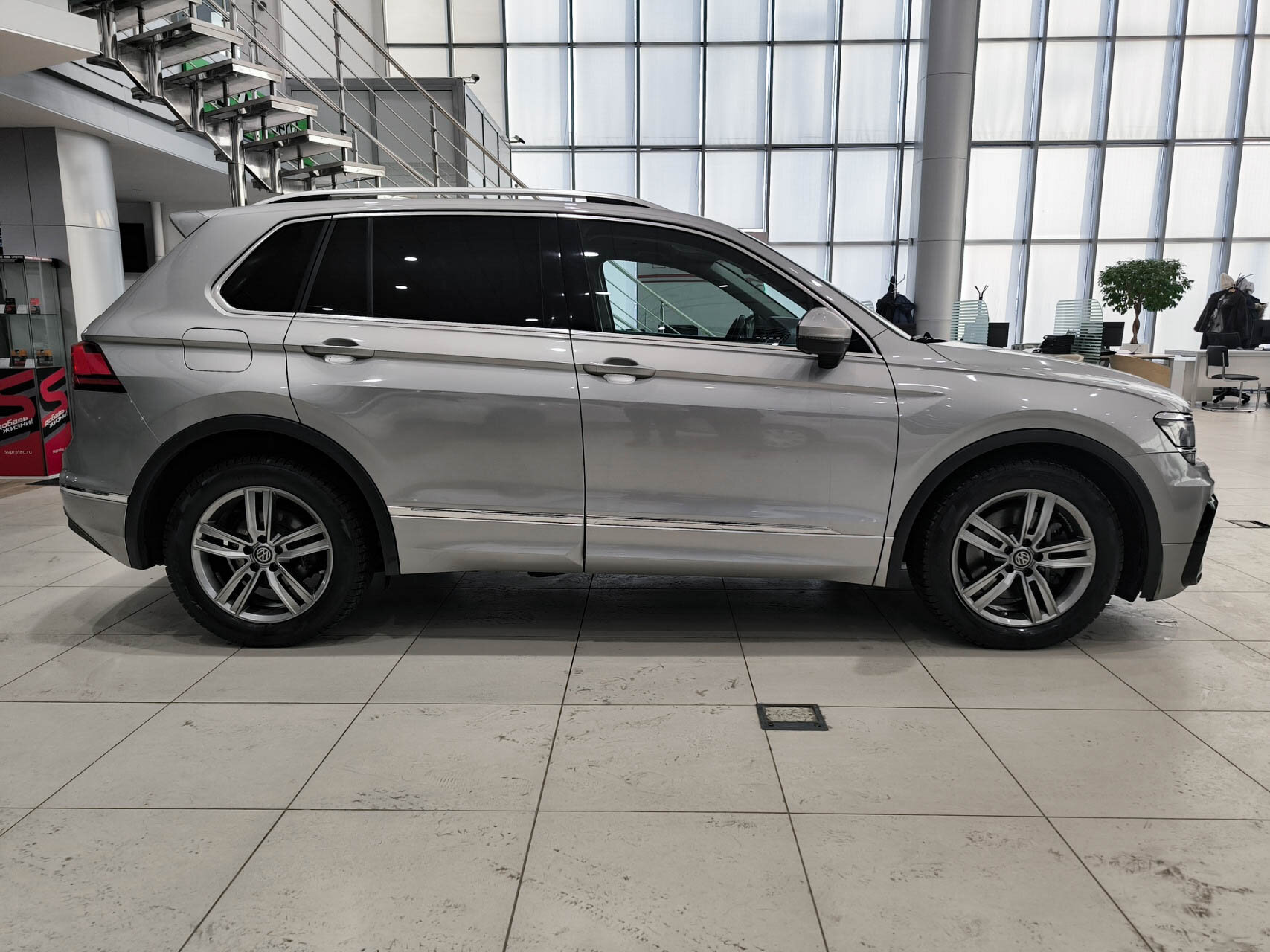 Volkswagen Tiguan 2018 — миниатюра 4