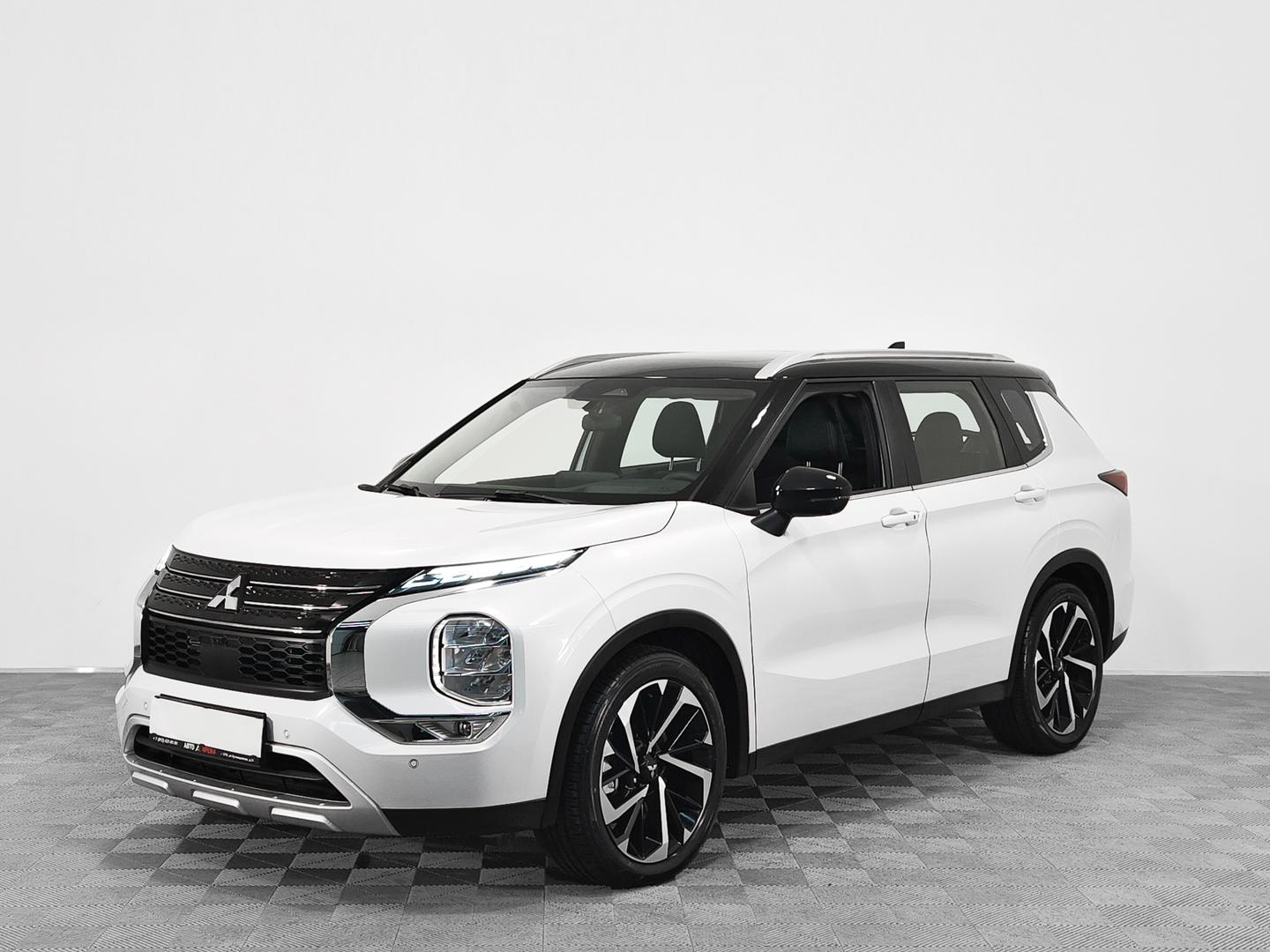 Mitsubishi Outlander 2023 — фото 1