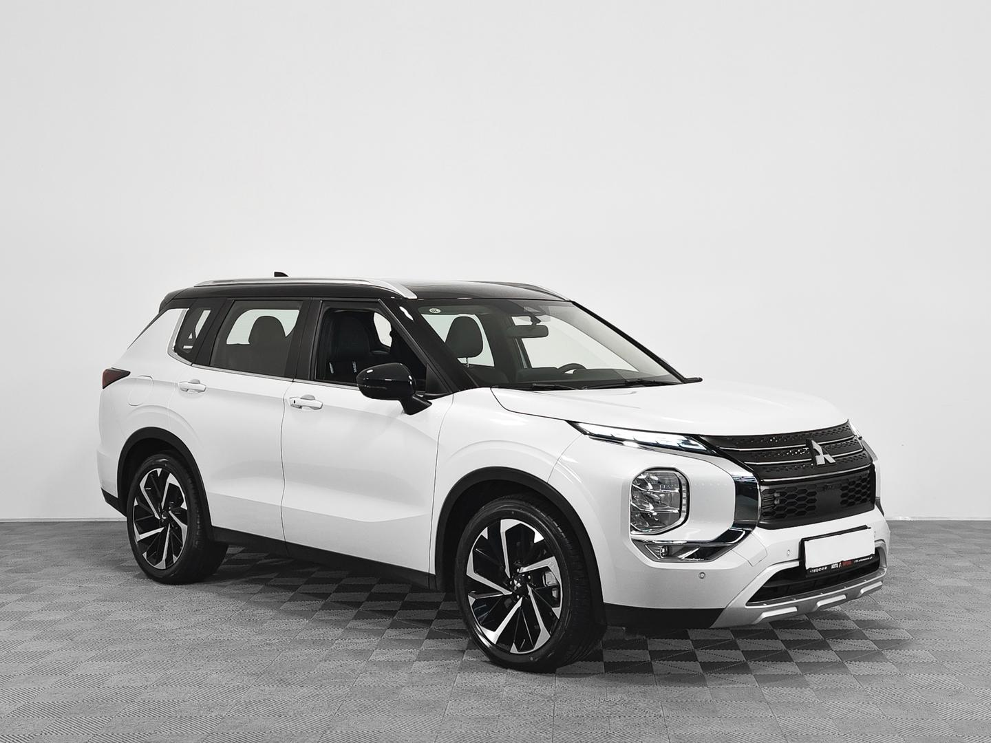 Mitsubishi Outlander 2023 — миниатюра 3