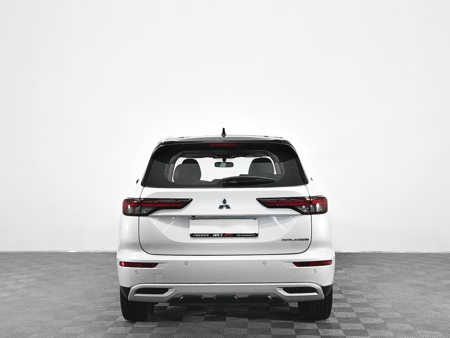 Mitsubishi Outlander 2023 — миниатюра 5
