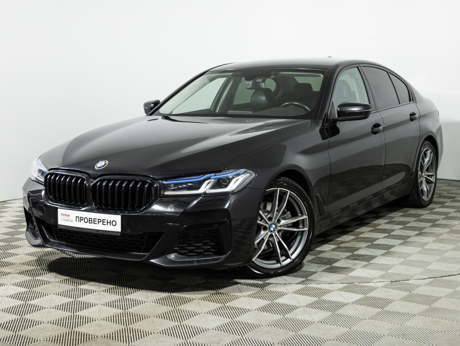 BMW 5 серия 2018 — фото 1