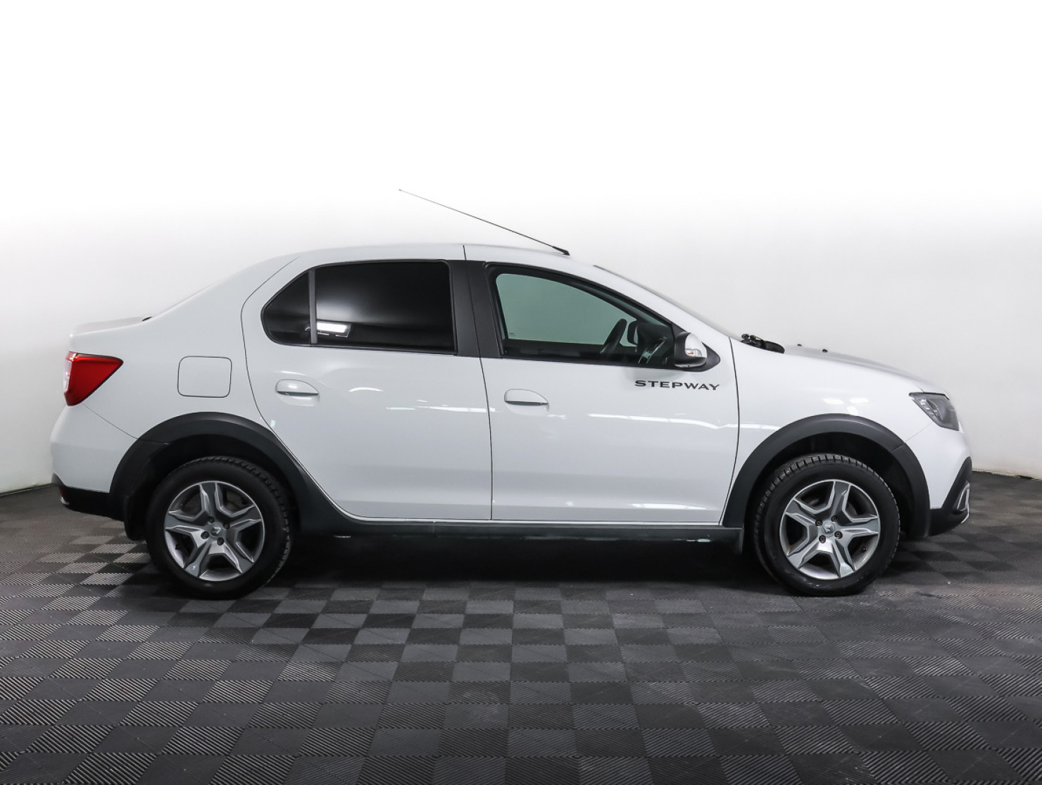 Renault Logan 2022 — миниатюра 4