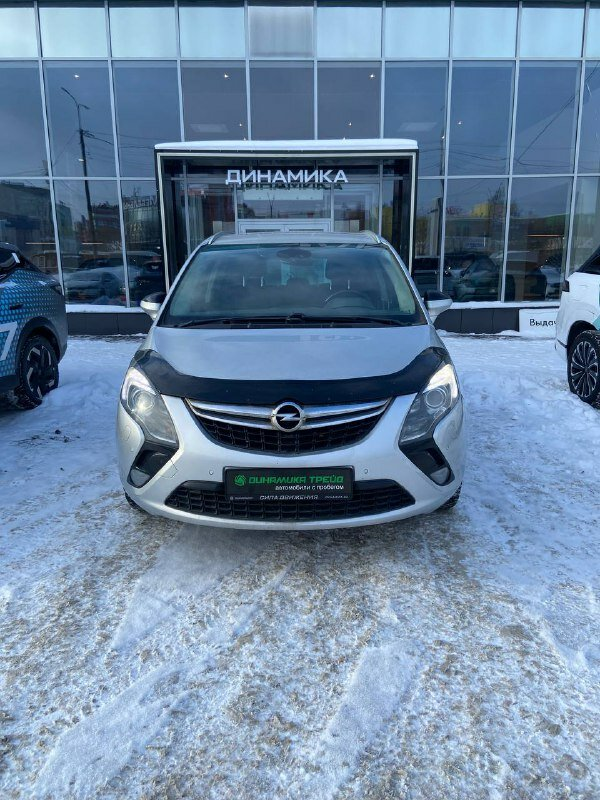 Opel Zafira 2013 — миниатюра 2