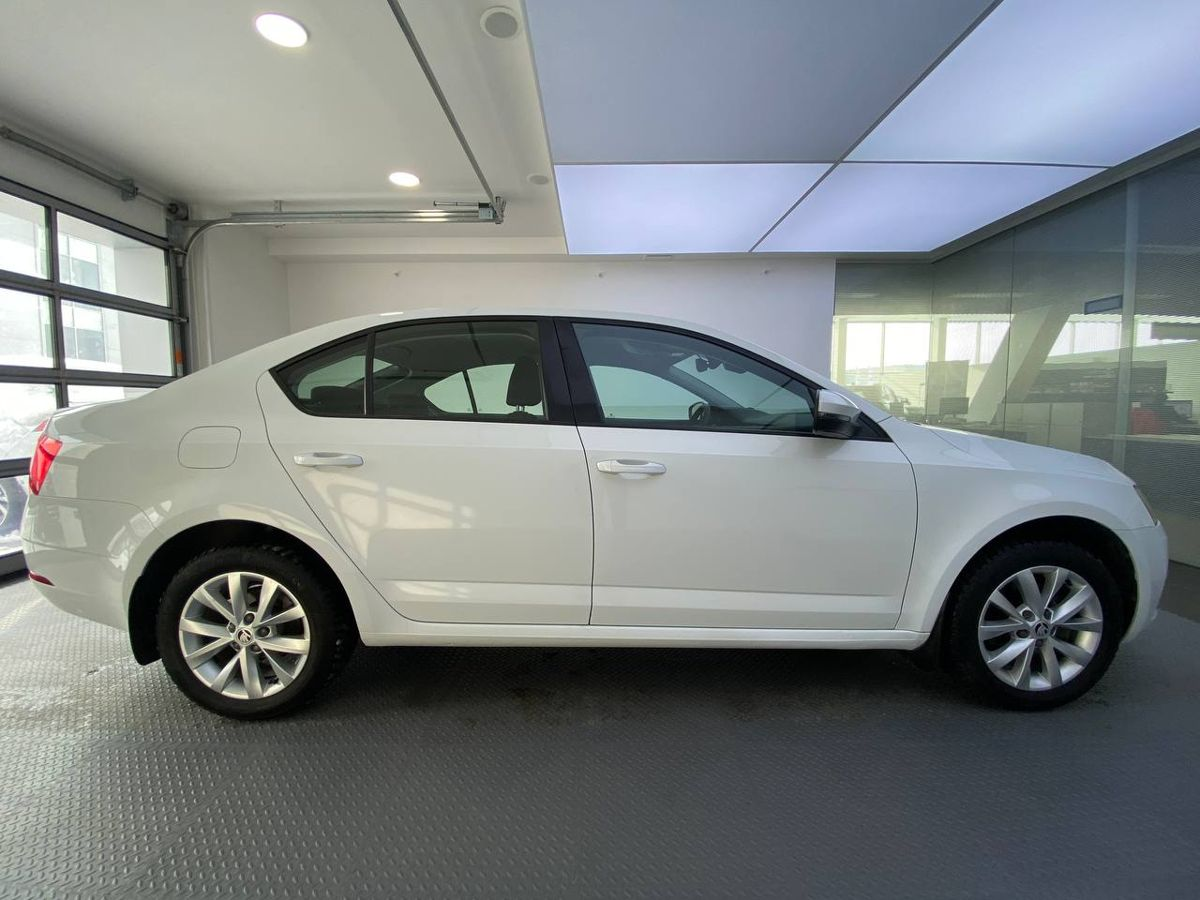Skoda Octavia 2018 — миниатюра 5