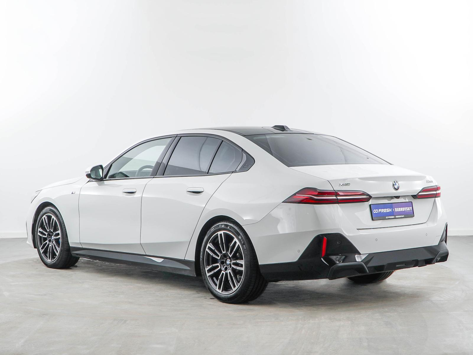 BMW 5 серия 2023 — миниатюра 2