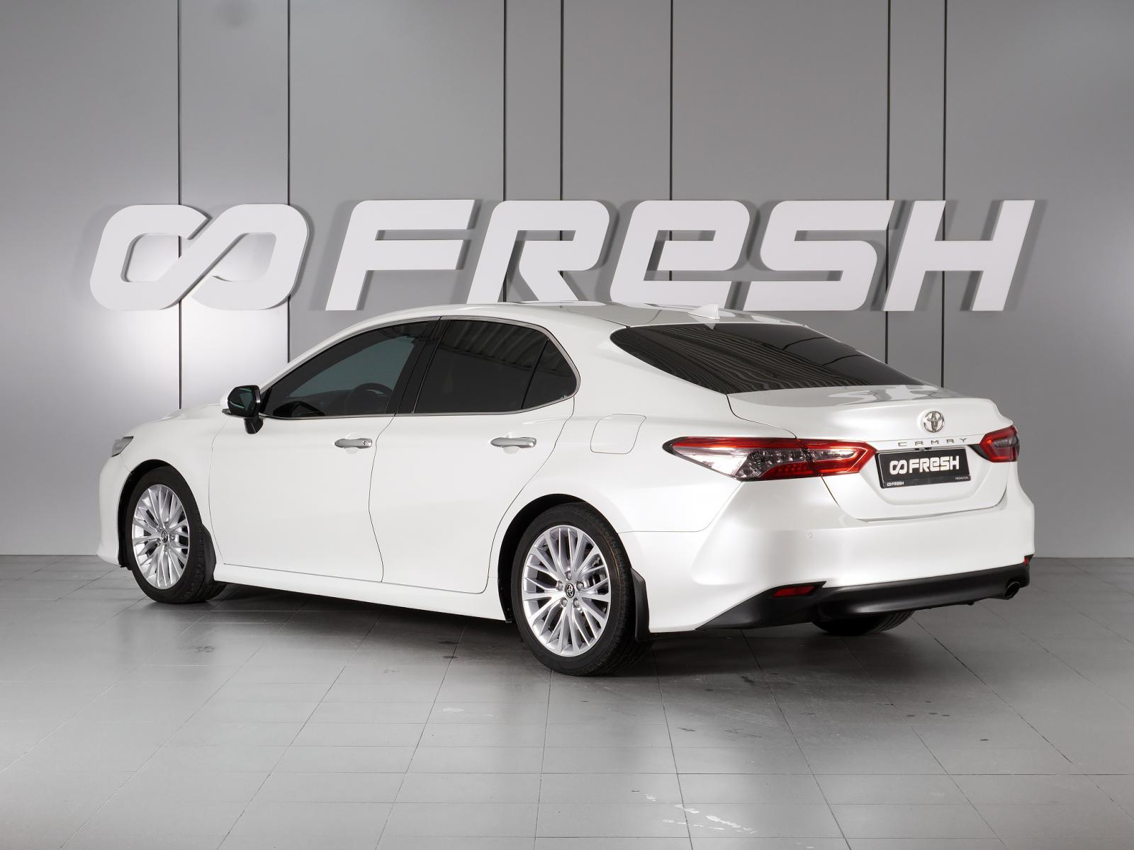 Toyota Camry 2019 — миниатюра 2