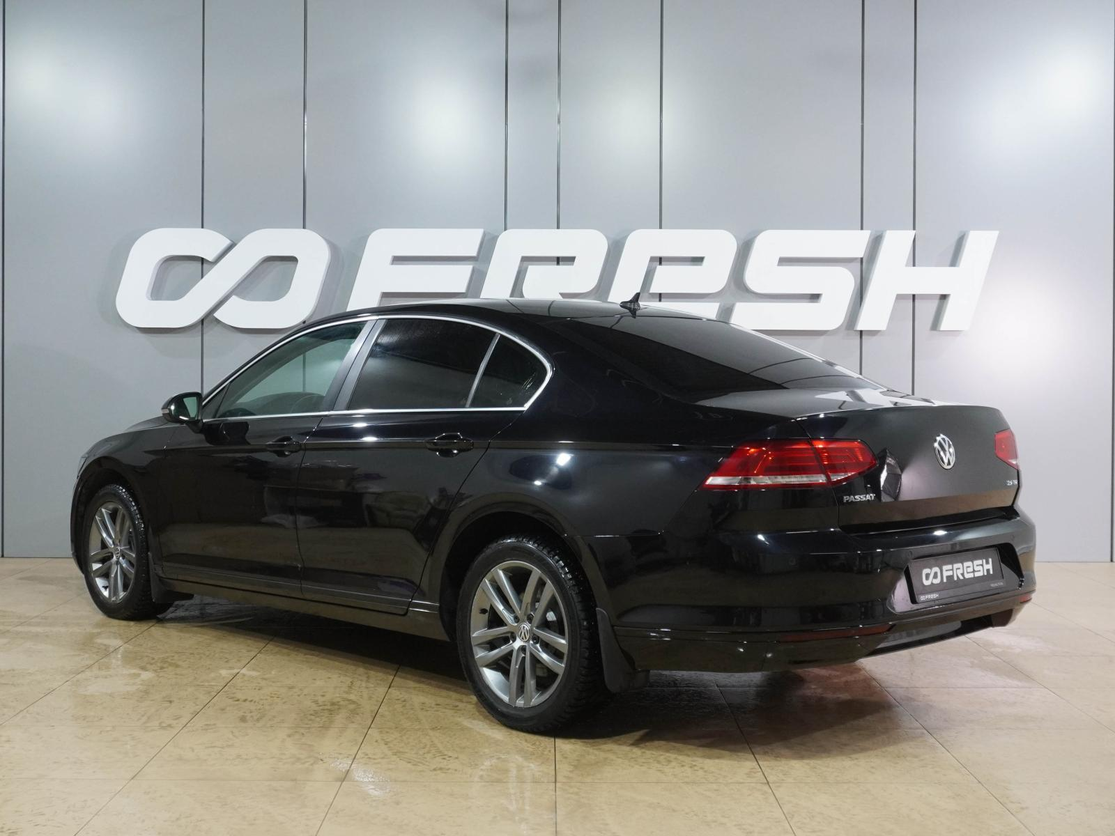 Volkswagen Passat 2017 — миниатюра 2