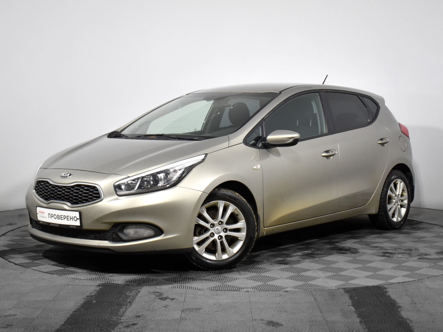 KIA Ceed 2013 — купить в Санкт-Петербург