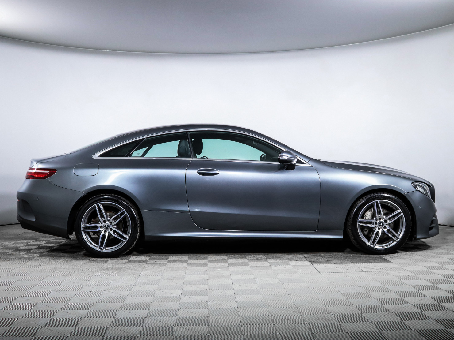 Mercedes-Benz E-Класс купе 2018 — миниатюра 4