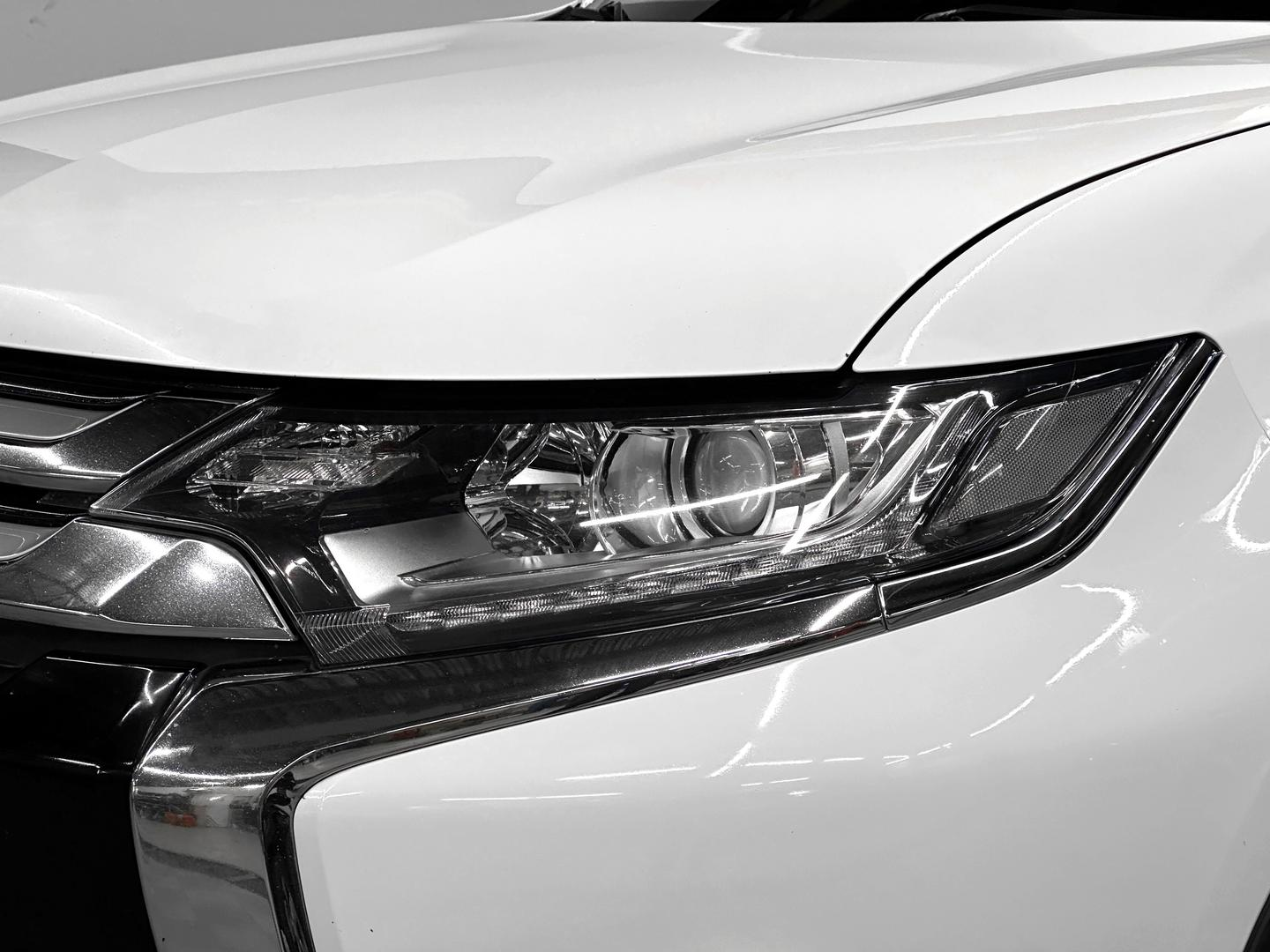 Mitsubishi Outlander 2016 — миниатюра 5