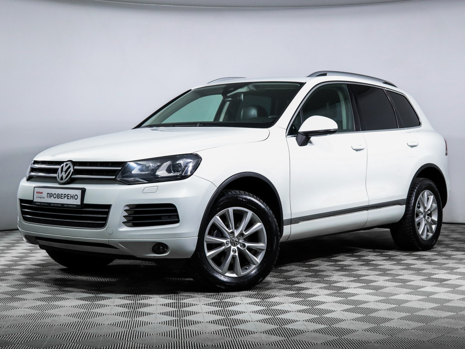 Volkswagen Touareg 2013 — купить в Москва