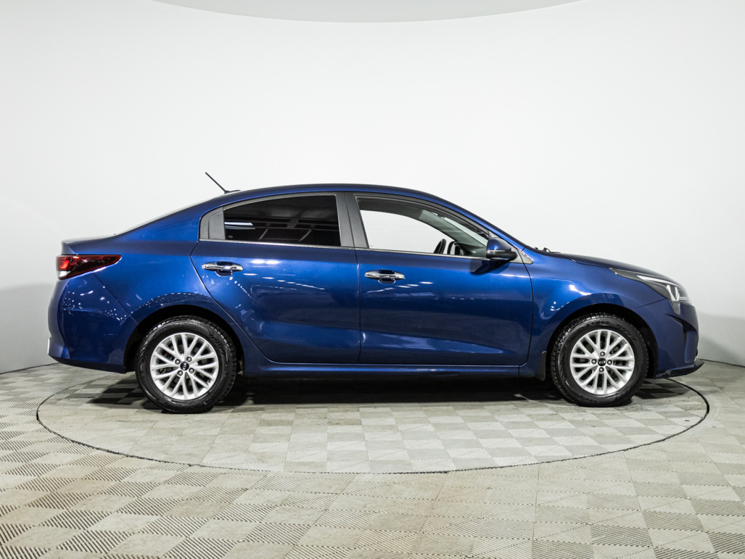 Kia Rio 2021 — миниатюра 4