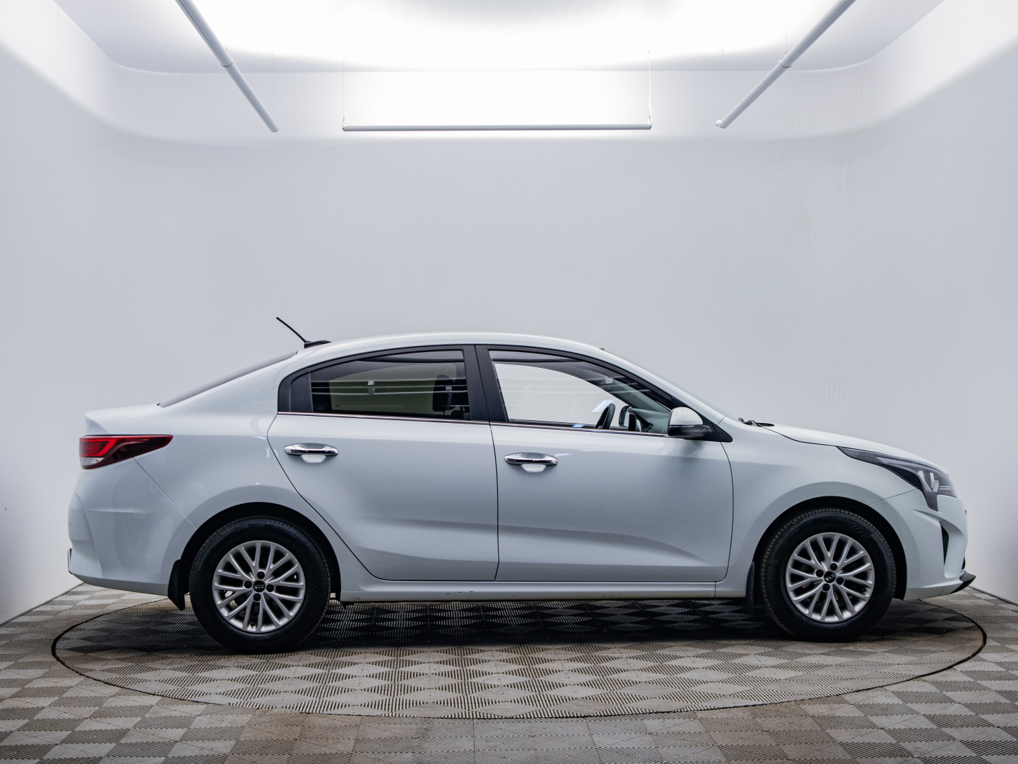 Kia Rio 2020 — миниатюра 4