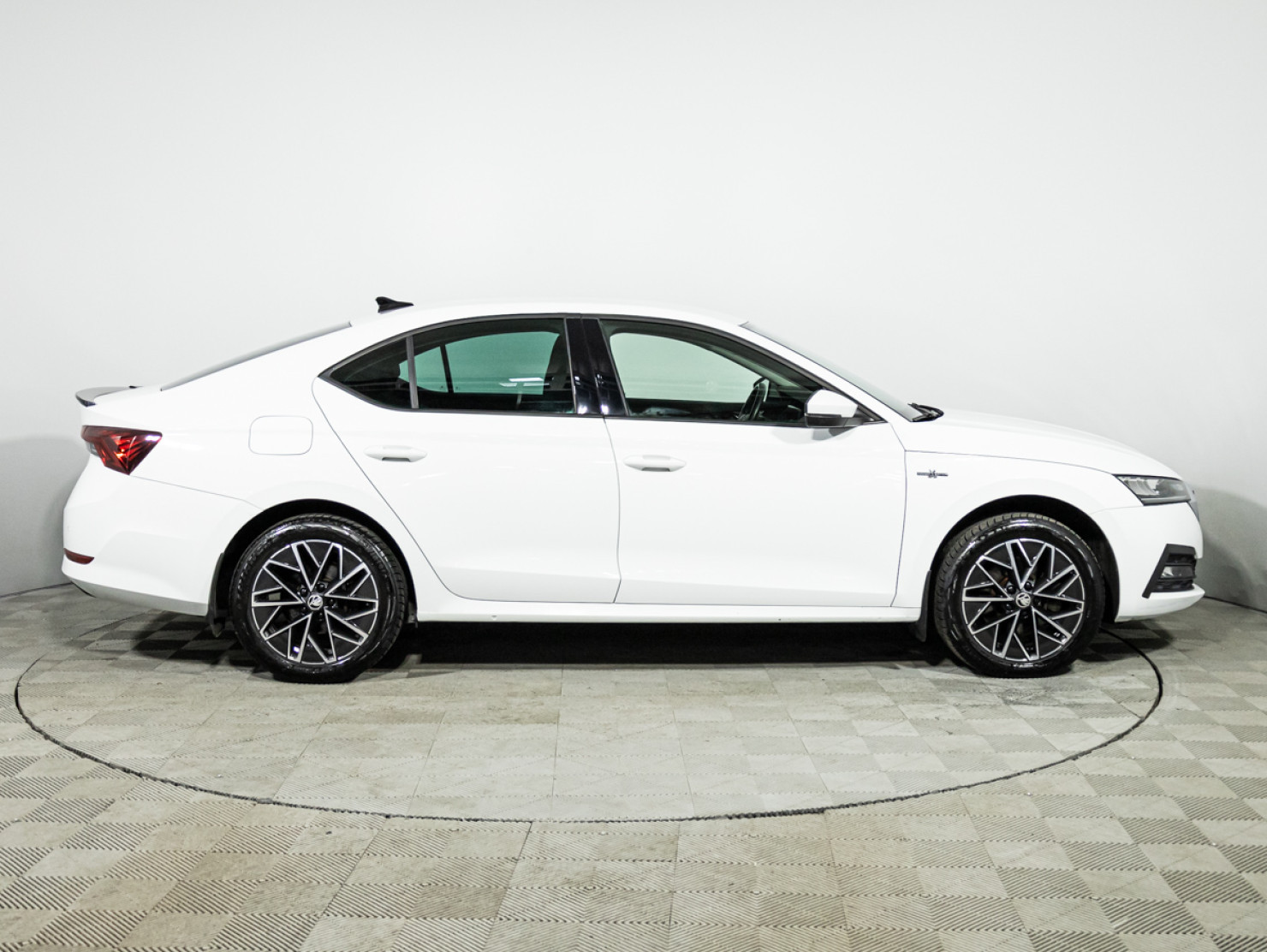 Skoda Octavia 2022 — миниатюра 4