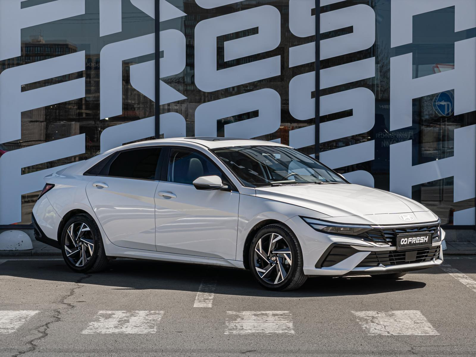 Hyundai Elantra 2023 — миниатюра 1