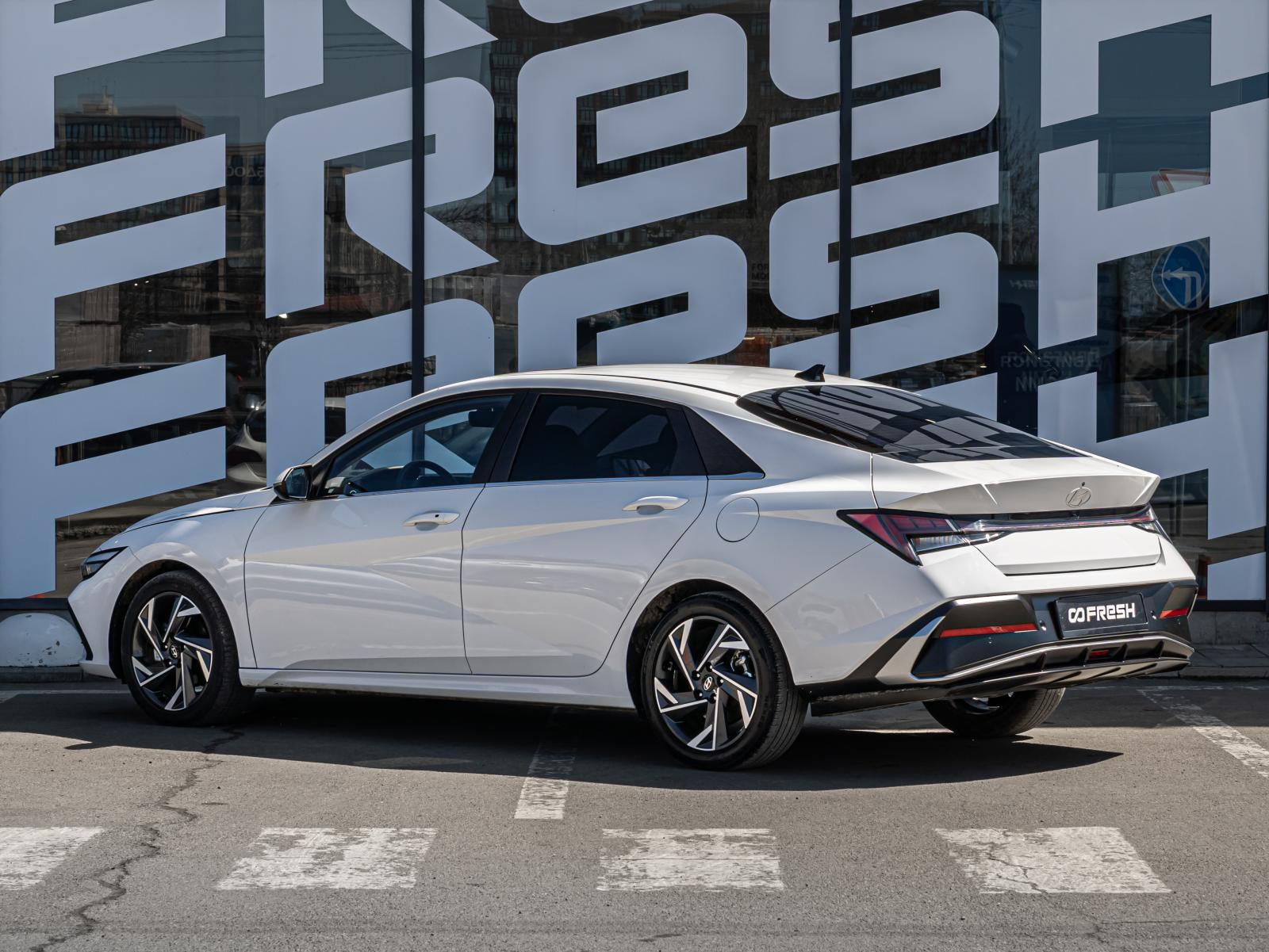 Hyundai Elantra 2023 — миниатюра 2