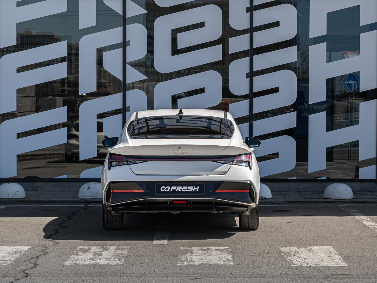 Hyundai Elantra 2023 — миниатюра 4