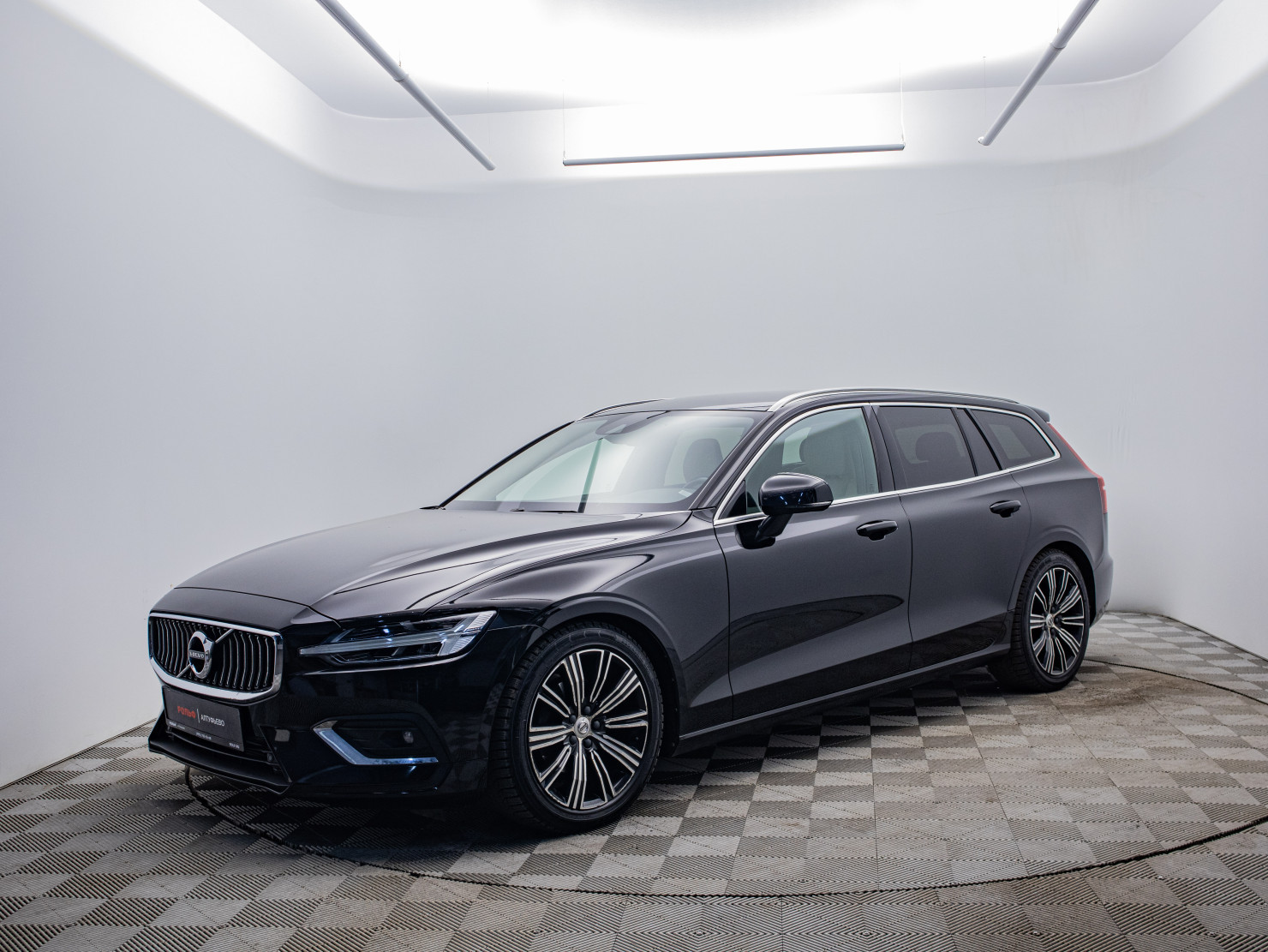 Volvo V60 2020 — миниатюра 1
