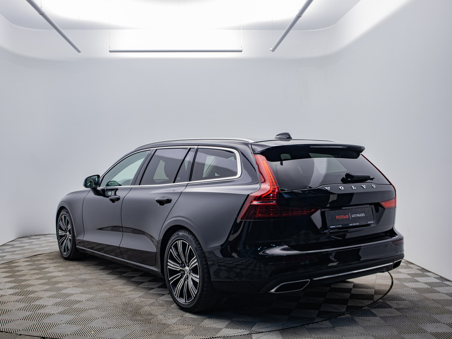 Volvo V60 2020 — миниатюра 3
