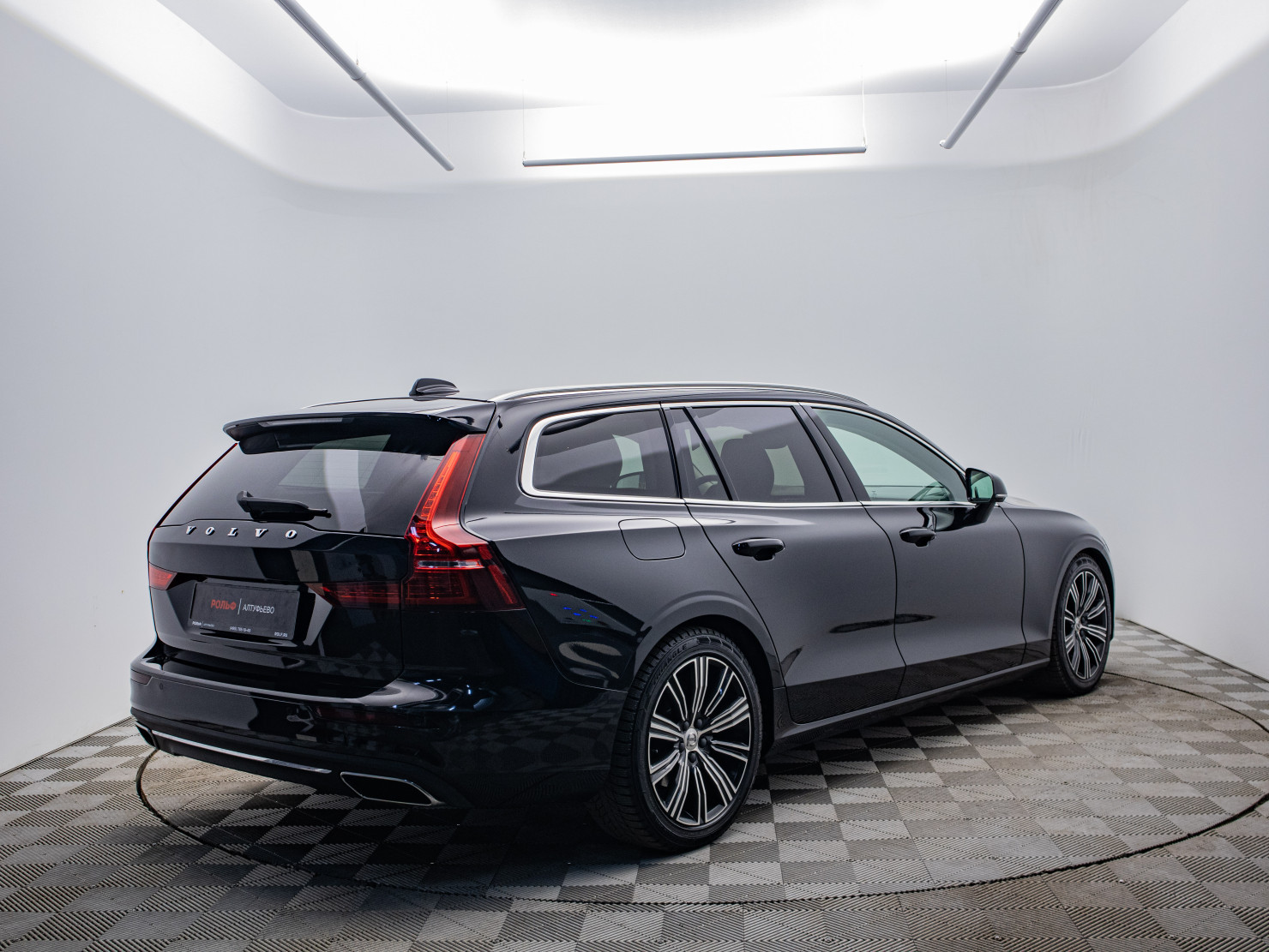 Volvo V60 2020 — миниатюра 5