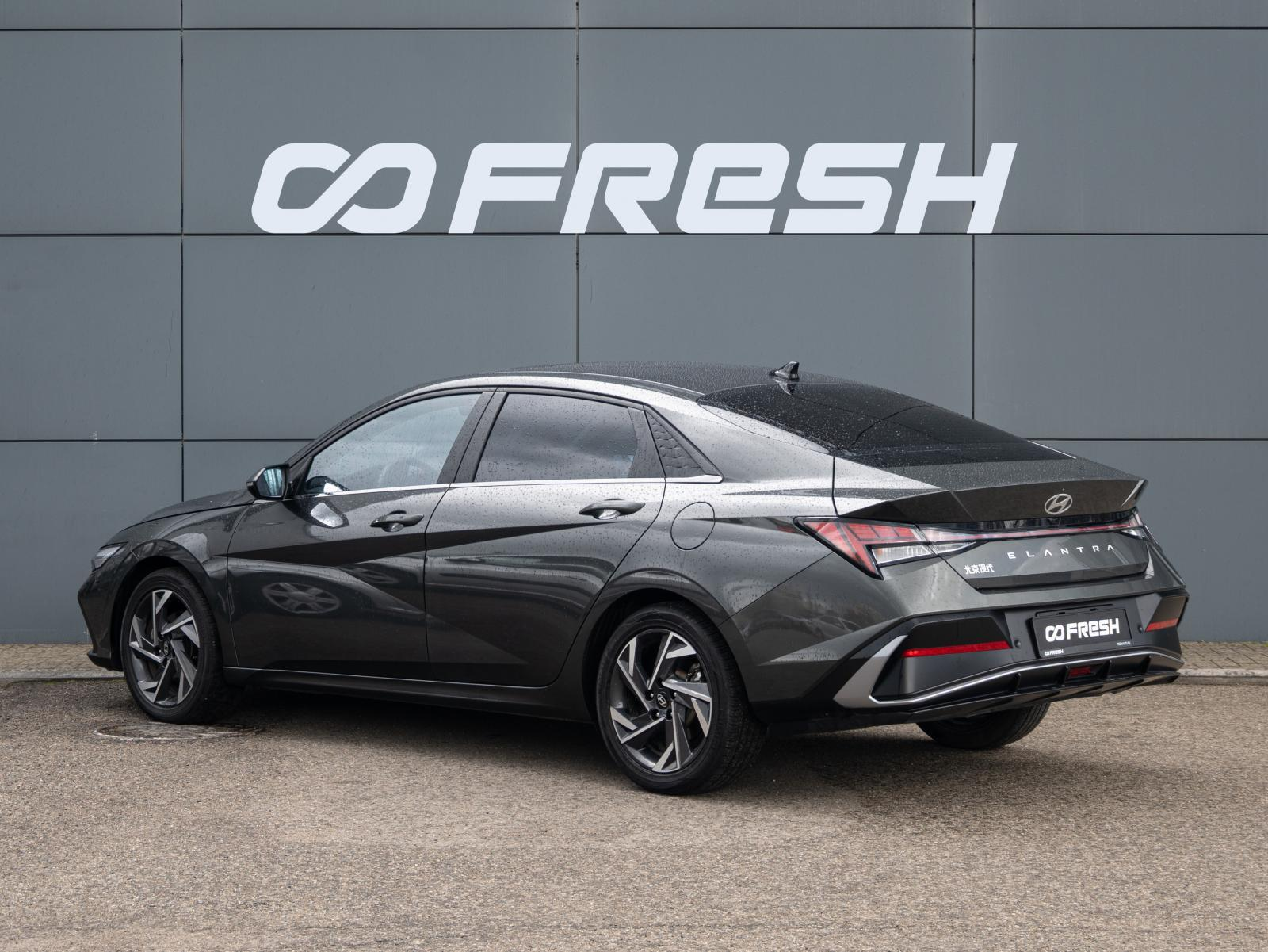 Hyundai Elantra 2023 — миниатюра 2