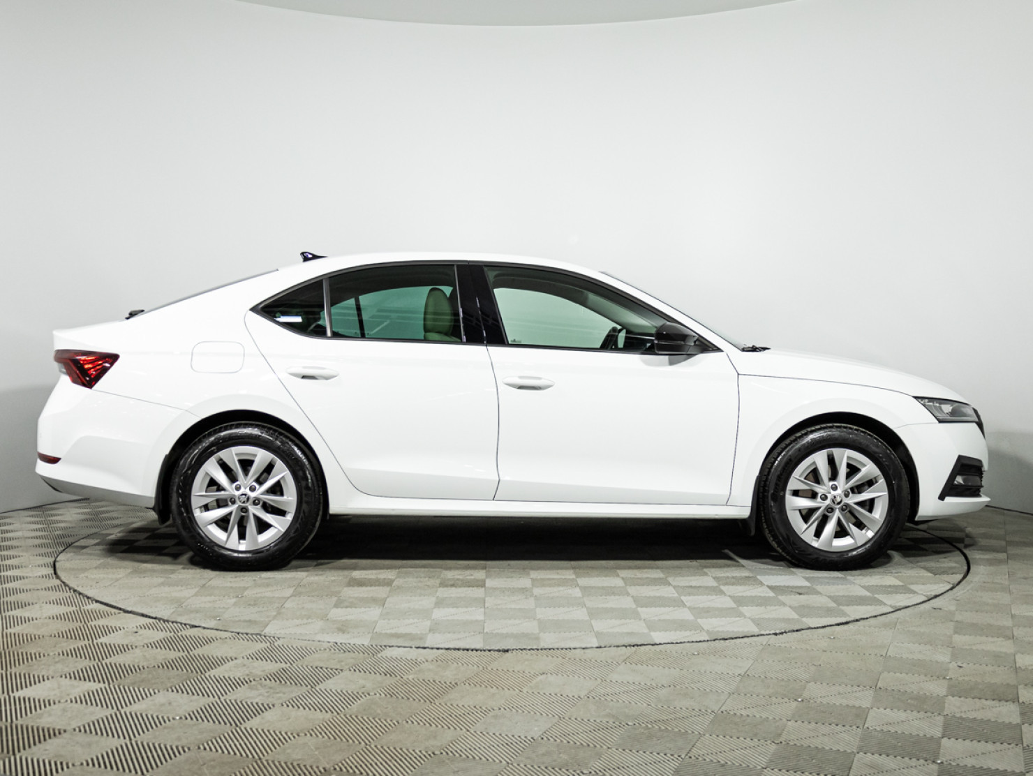 Skoda Octavia 2021 — миниатюра 4