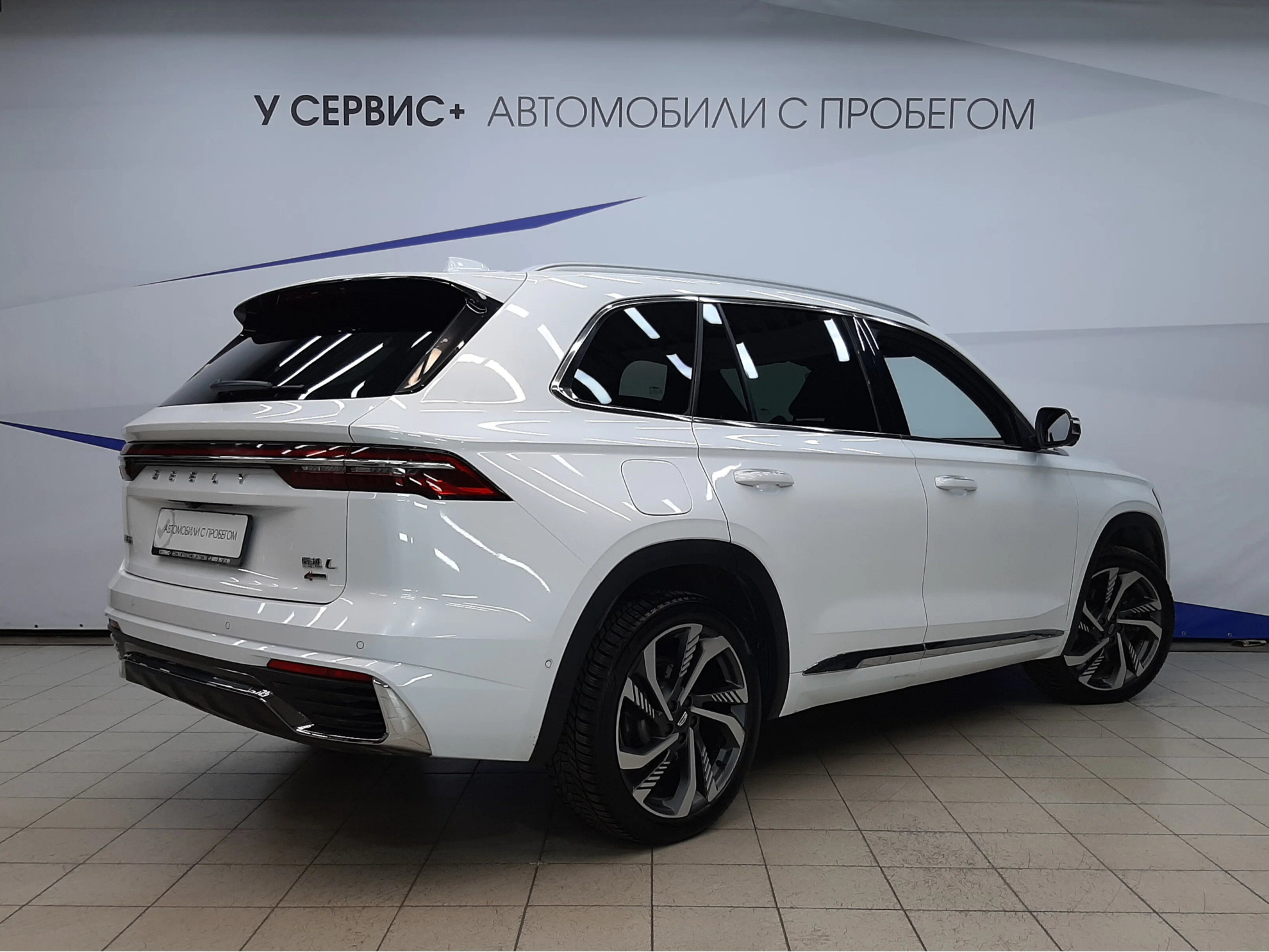 Geely Monjaro Hi-P Hybrid 2023 — миниатюра 3