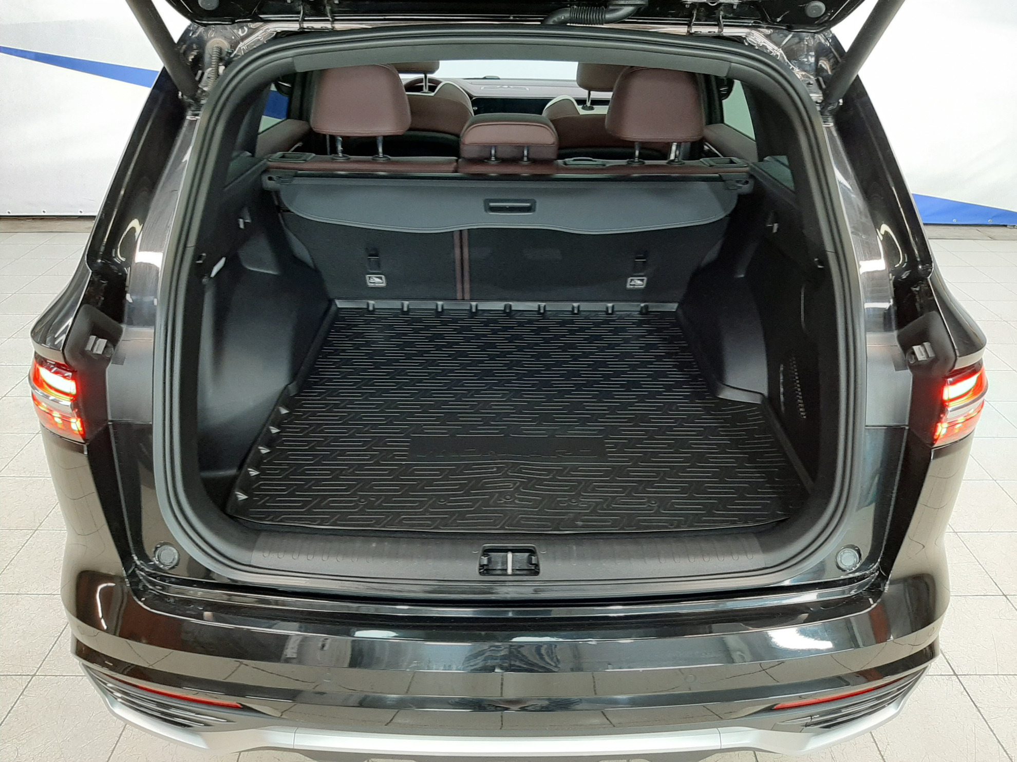 Geely Monjaro Hi-P Hybrid 2023 — миниатюра 5