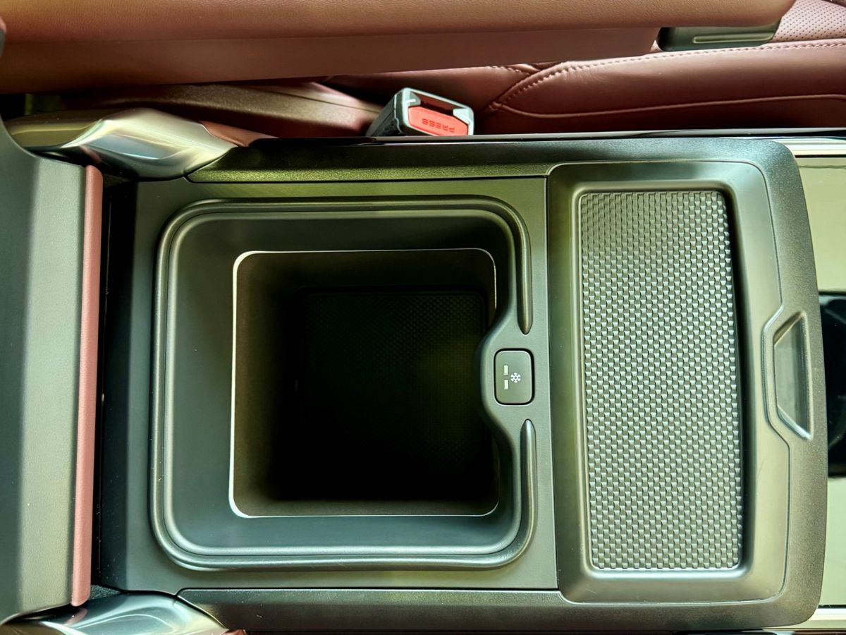 Land Rover Range Rover 2026 — миниатюра 17