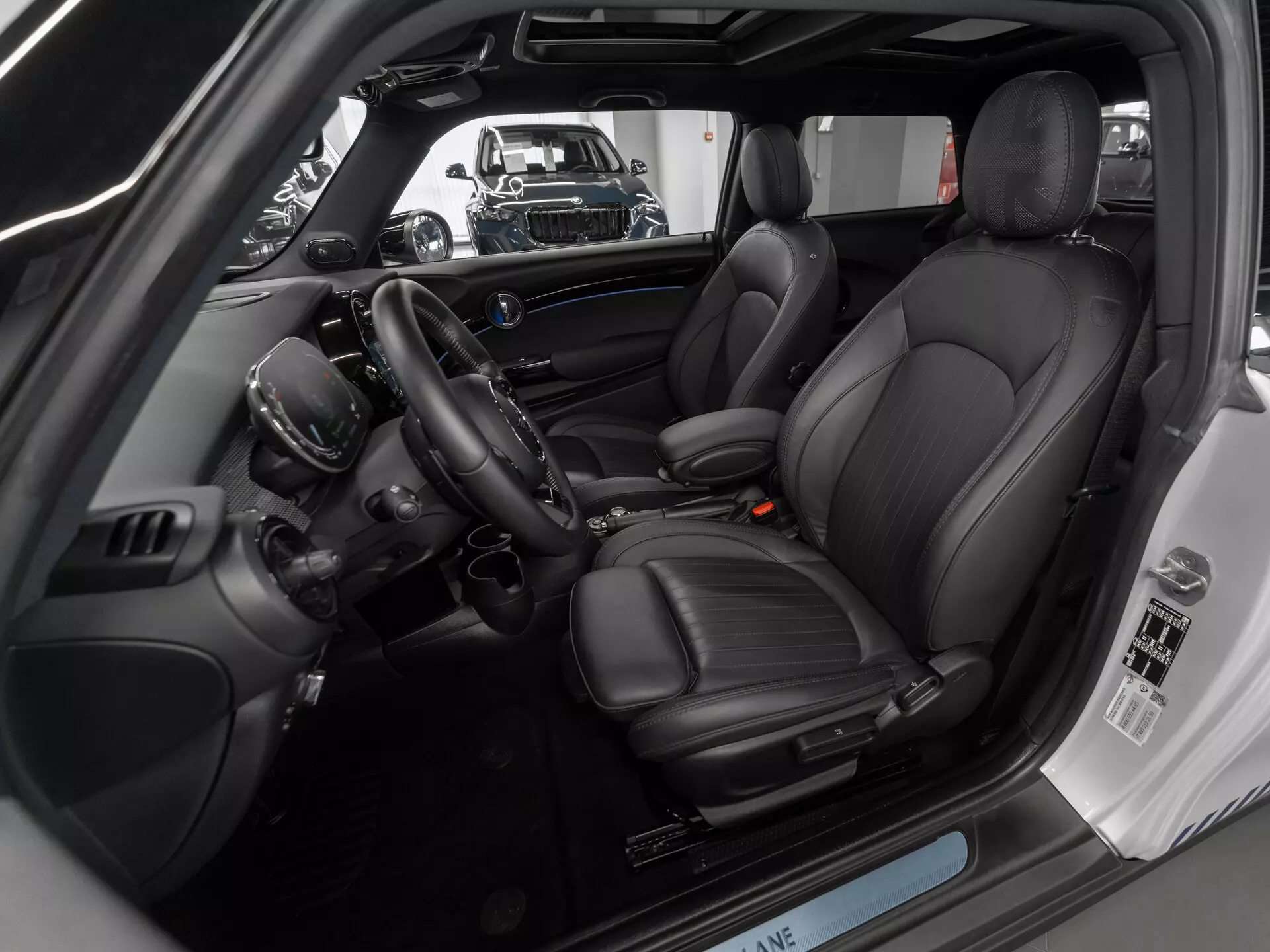 MINI Hatch III (F55/F56) Рестайлинг, вид 9