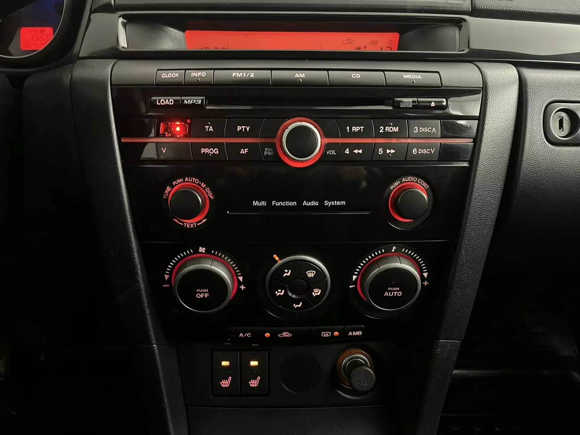 Mazda 3 I (BK) Рестайлинг, вид 14