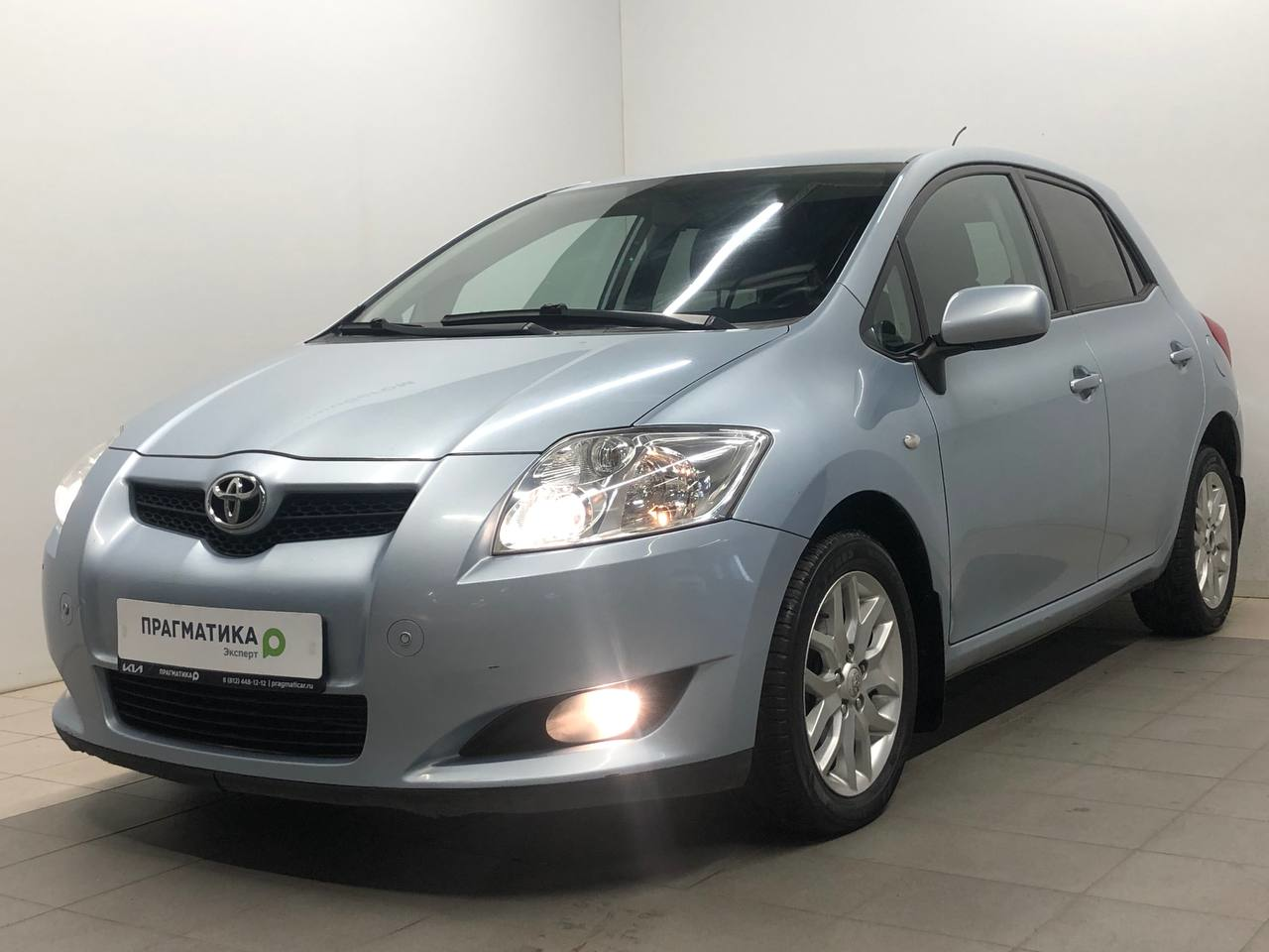 Toyota auris голубая. Тойота аурис спб. 6. Тойота аурис спб. Тойота аурис рестайлинг 2010.