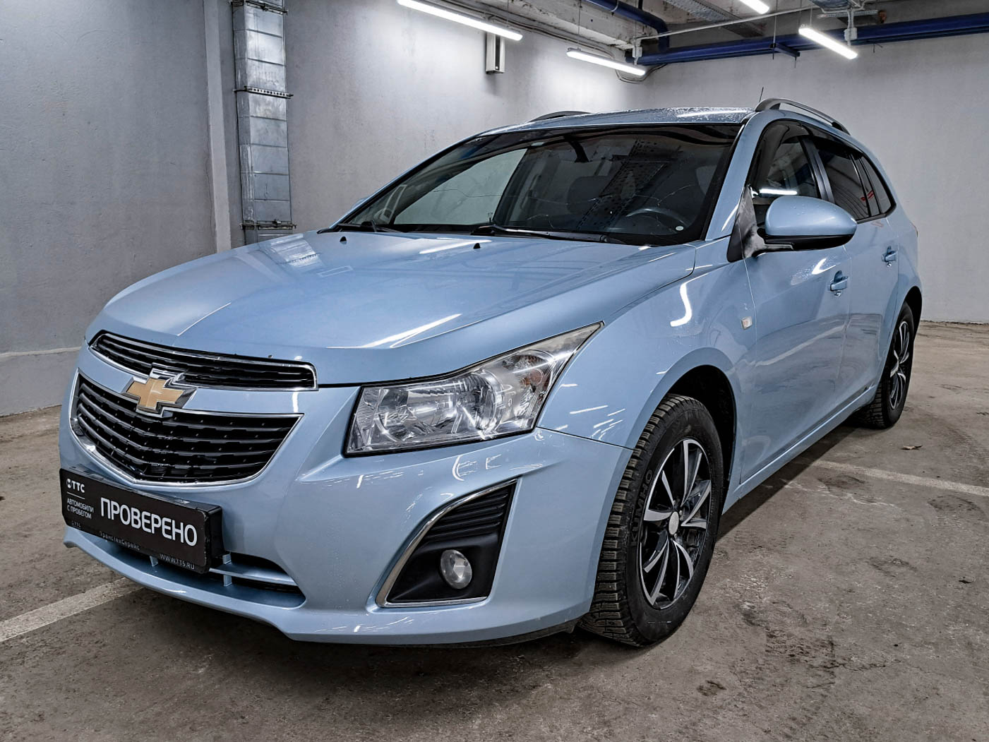 Chevrolet Cruze Blue Carbon Fiber detailing