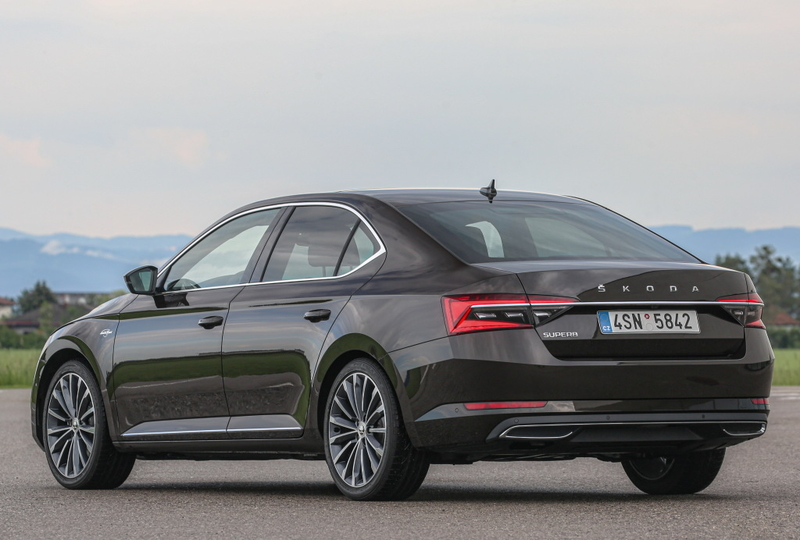 Skoda Superb III Рестайлинг, Москва, Санкт-Петербург, от 2900000 рублей, вид 2
