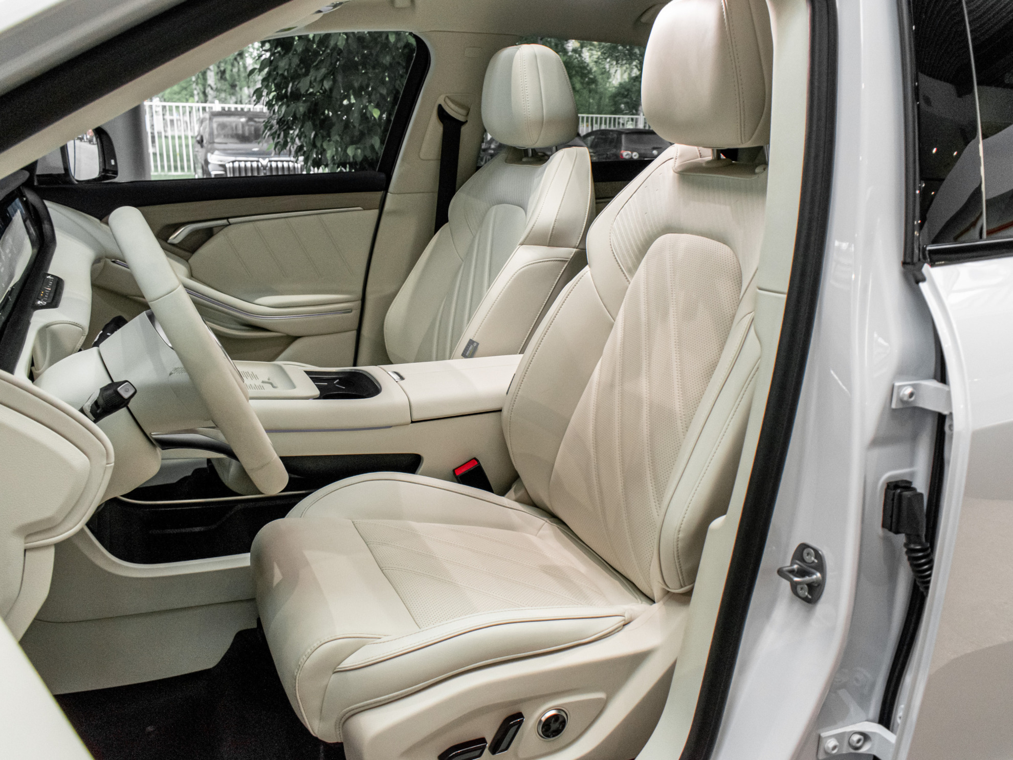 Voyah Free I Рестайлинг, Арктический белый, 5290000 рублей, вид 16