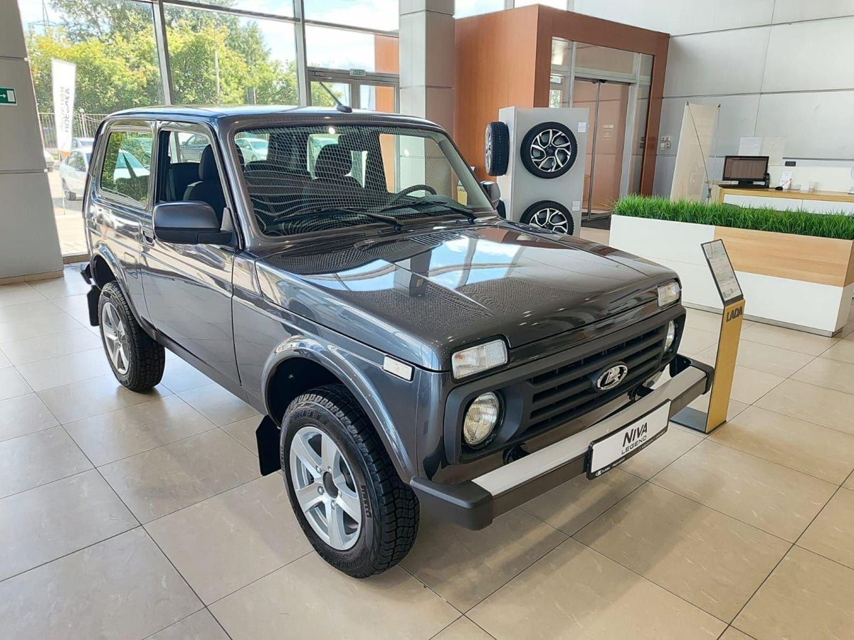 LADA Niva Legend I, Серебристо-темно-серый "Борнео" металлик, 834360 рублей, вид 2