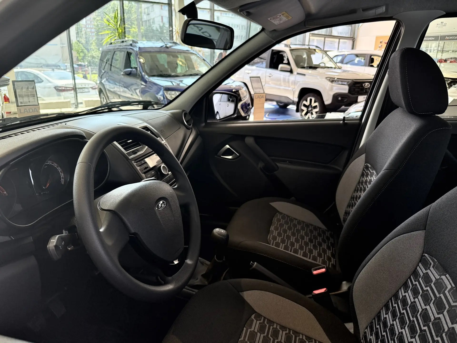 LADA Granta Cross I Рестайлинг, Белый "Ледниковый", 833700 рублей, вид 9