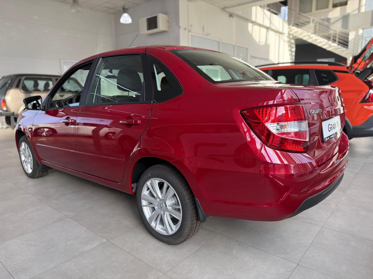 LADA Granta седан I Рестайлинг, Бордовый "Фламенко" металлик, 781200 рублей, вид 6