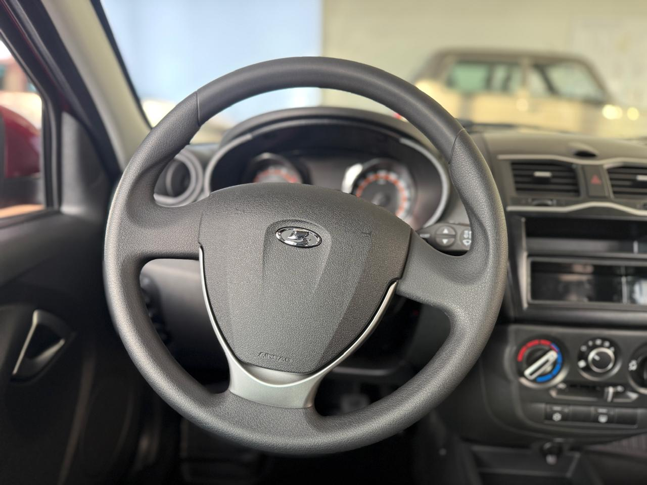 LADA Granta седан I Рестайлинг, Бордовый "Фламенко" металлик, 781200 рублей, вид 12